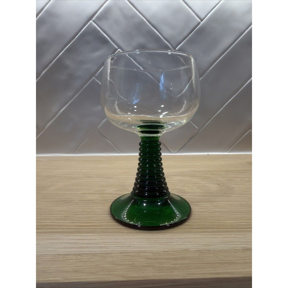 Vintage Luminarc Emerald Green Beehive Stem Fine Wine Glass